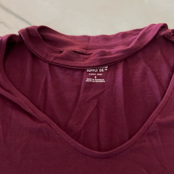 Mossimo Women’s Choker Top short sleeve sz S color Maroon - Picture 2 of 3